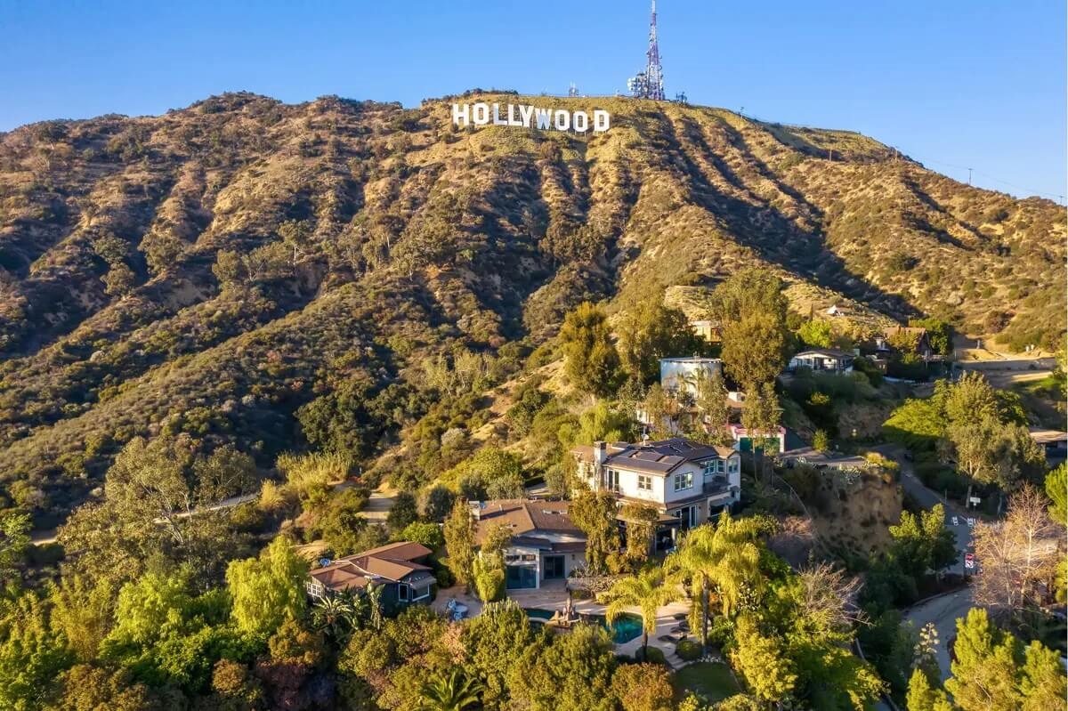hollywoodland los angeles neighborhood