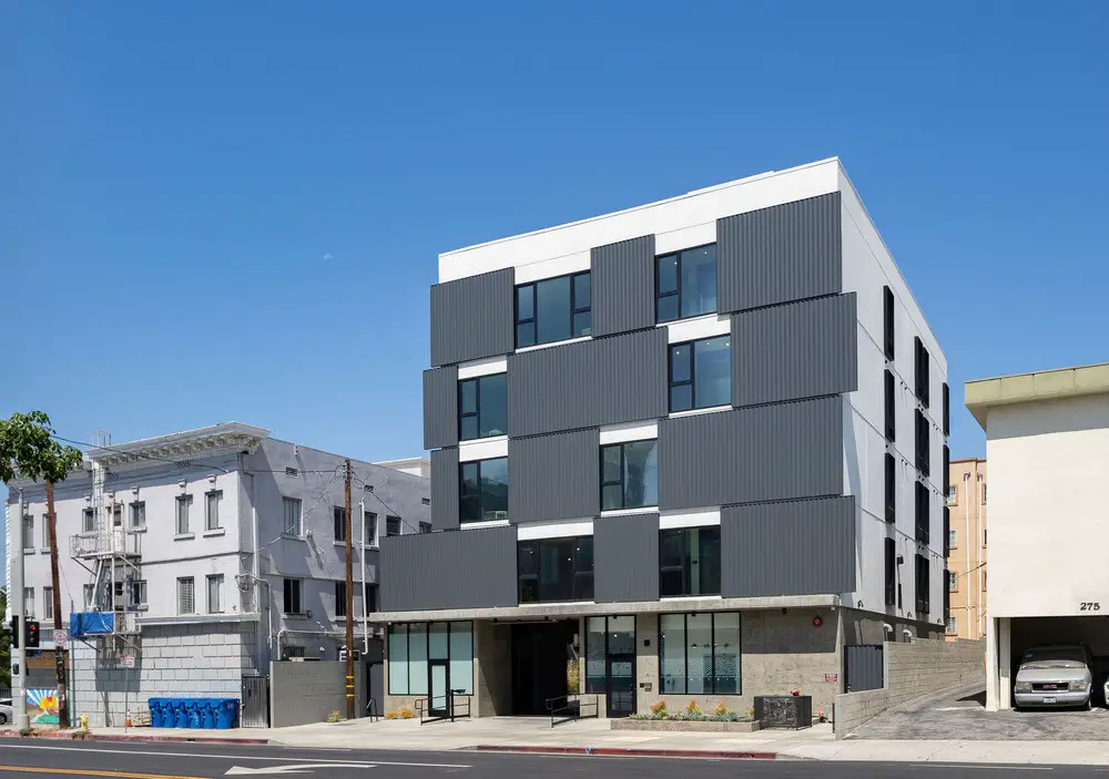 metric-hotel-los-angeles-california - crown hill