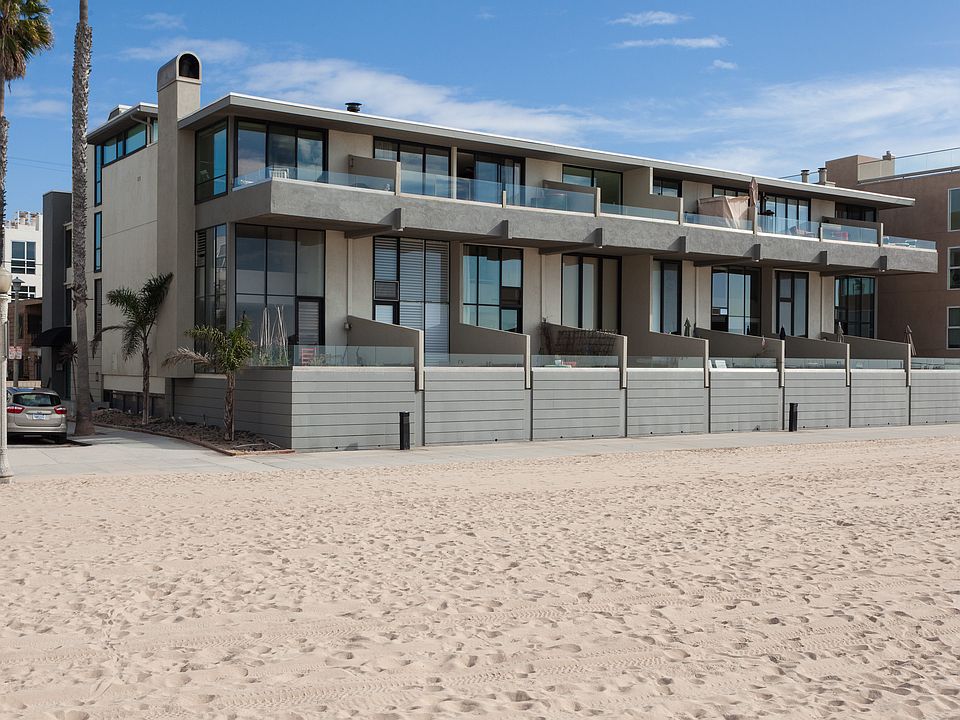 6 voyage condos