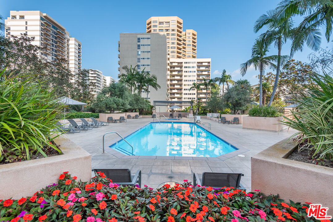 Blair House Wilshire condos