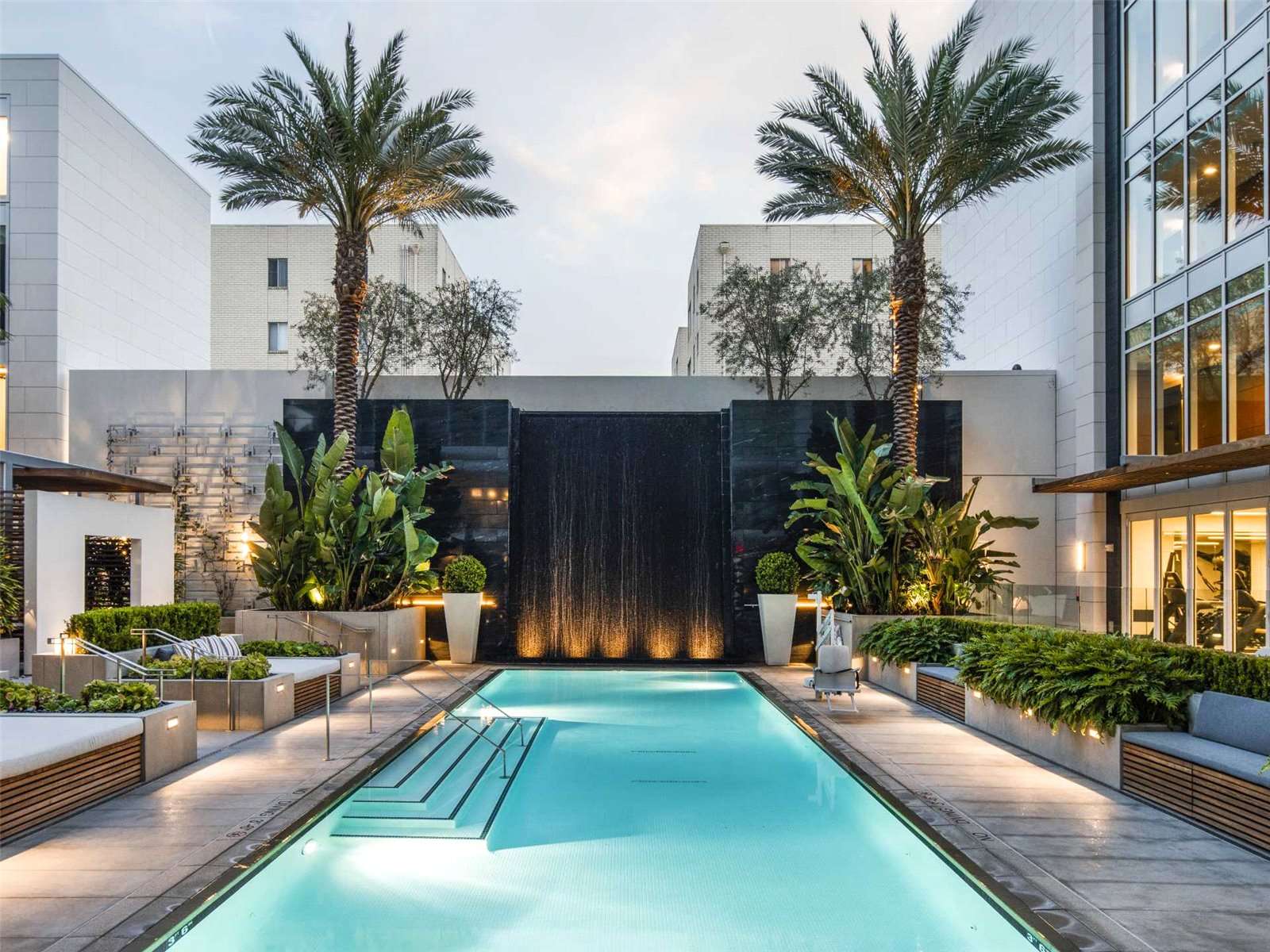 Four Seasons Private Residences_1