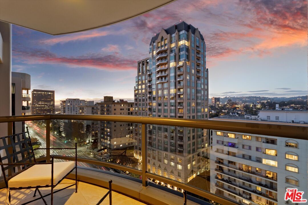 park wilshire condos twilight