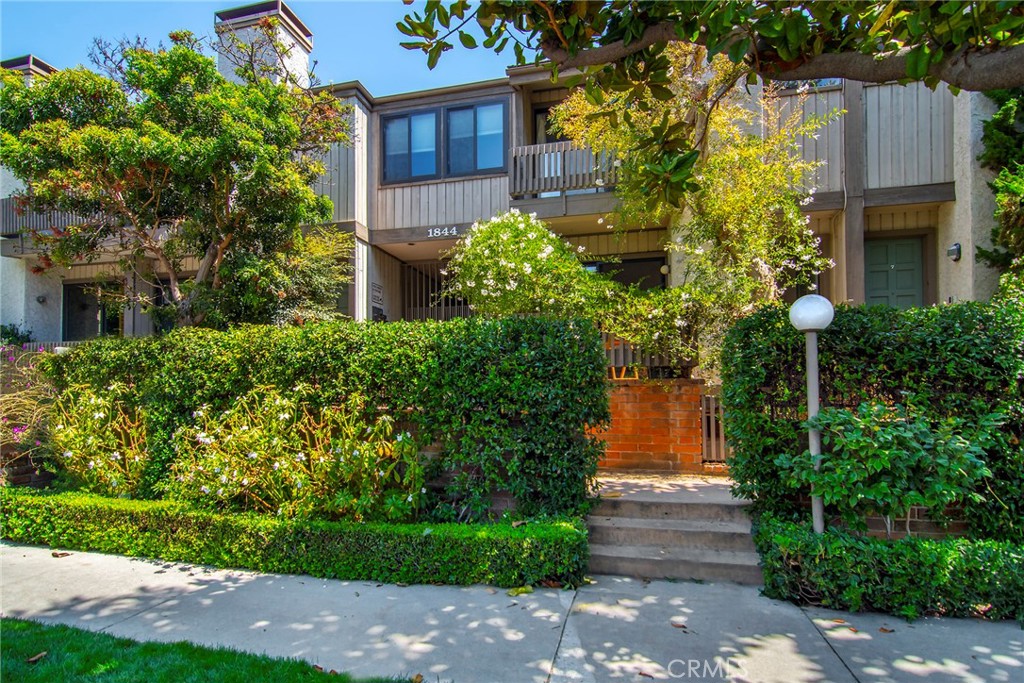 woodvale village condo los angeles