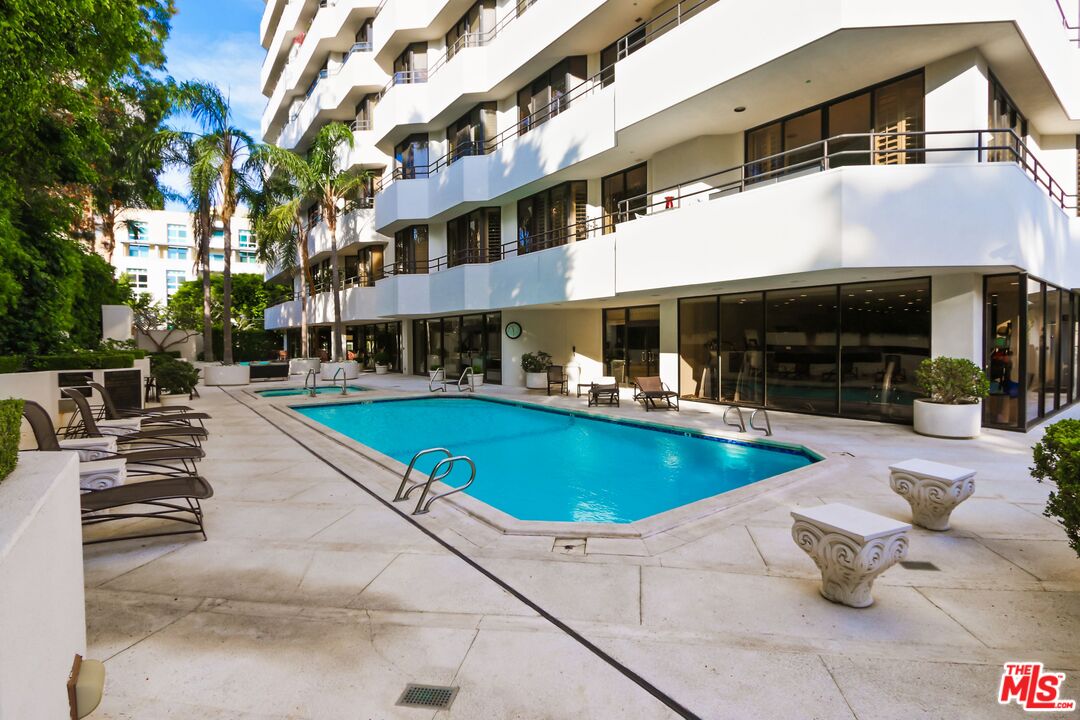 10601 wilshire blvd condos