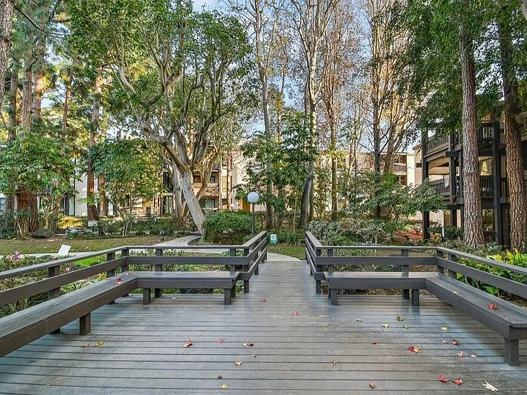 cross creek village properties los angeles
