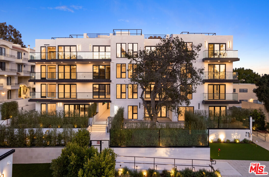 encore brentwood condos