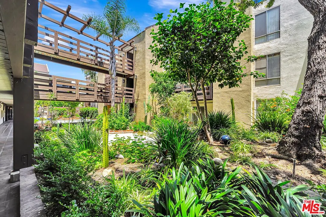 garden villas condominiums