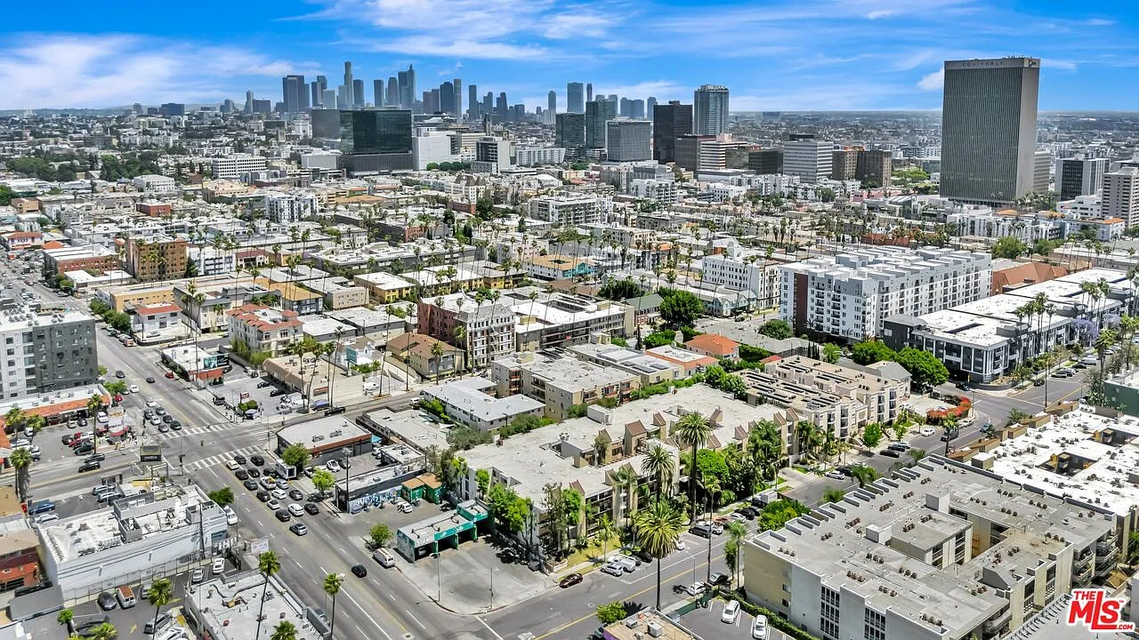 garden villas condos la