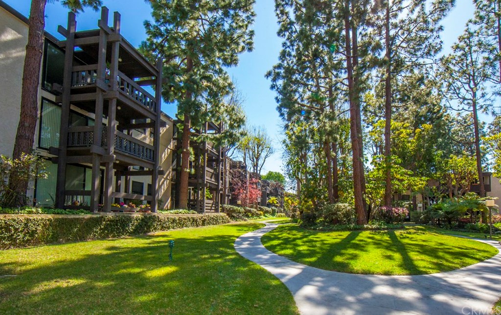 townhomes cross creek village