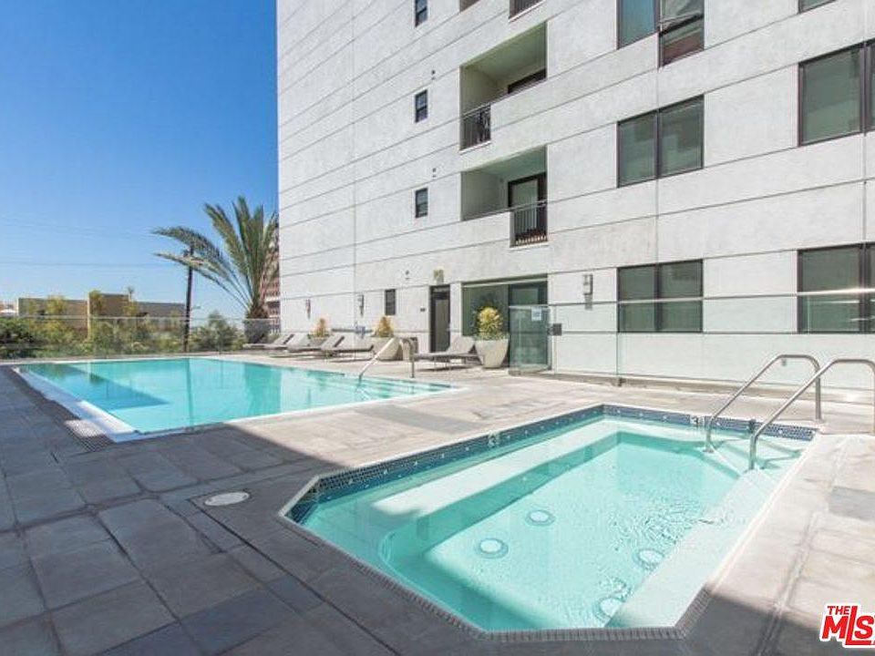 vero condominiums los angeles pool