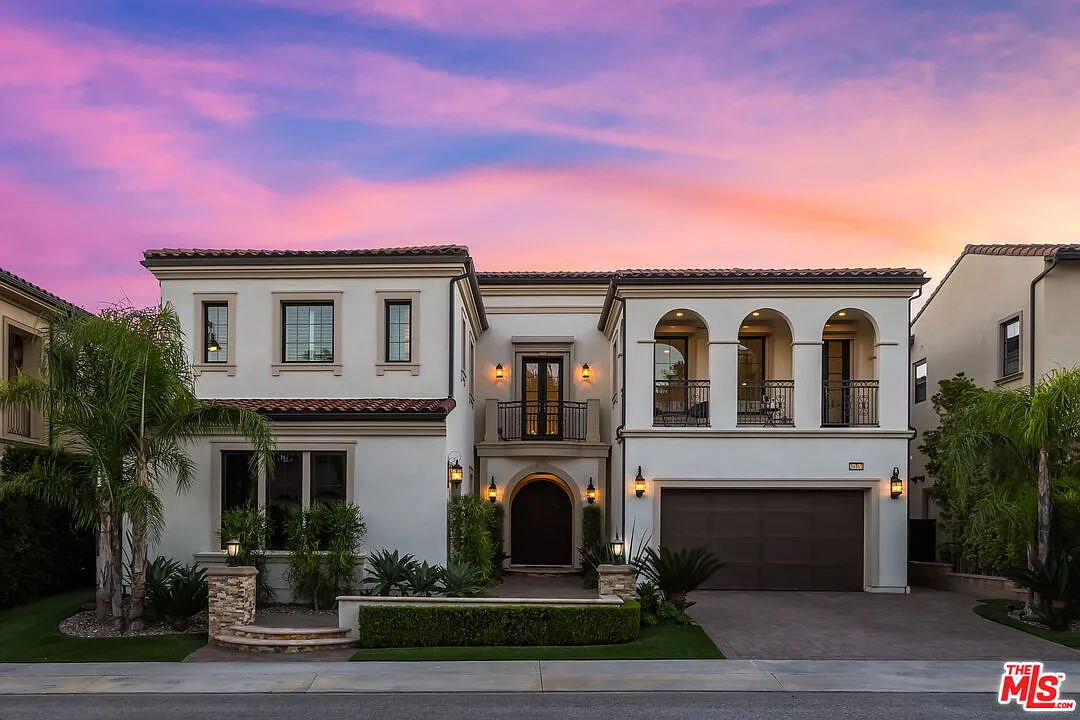 381ea24252aecf142a55cca1a710d97d-uncropped_scaled_within_1536_1152