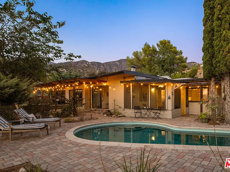 775a8c8c3c517b87c32fd2252120f605-cc_ft_768