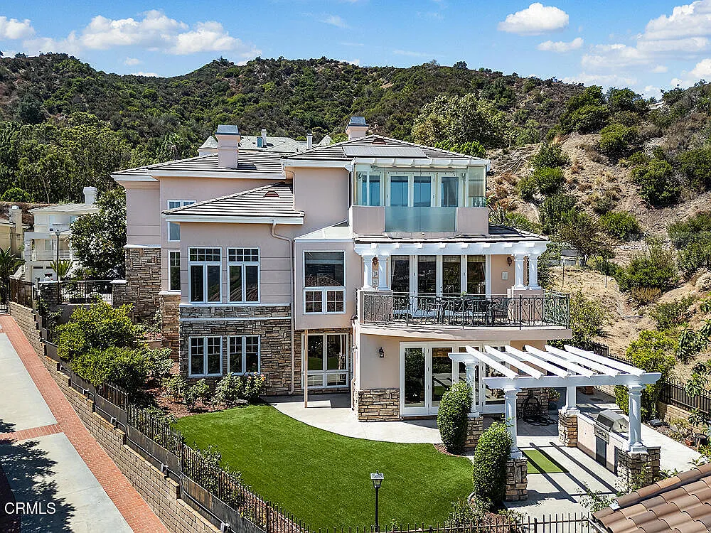 8c5bb03ccf5a0c1cf8d7aa447d3da600-uncropped_scaled_within_1536_1152