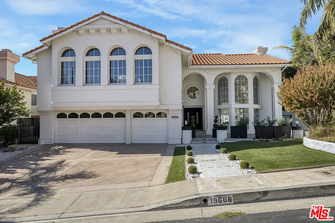 8d6f52b7272292ae4e9c3daab4db654f-uncropped_scaled_within_1536_1152