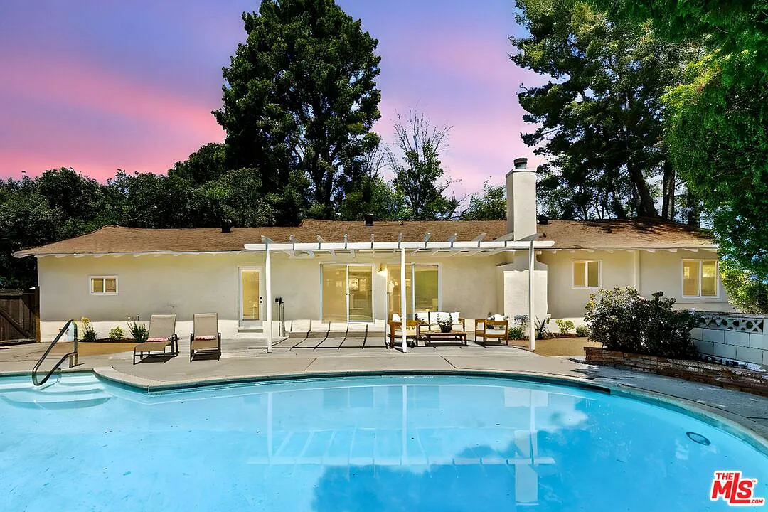 a03e800d87394000b2e76db5f5c6de71-uncropped_scaled_within_1536_1152