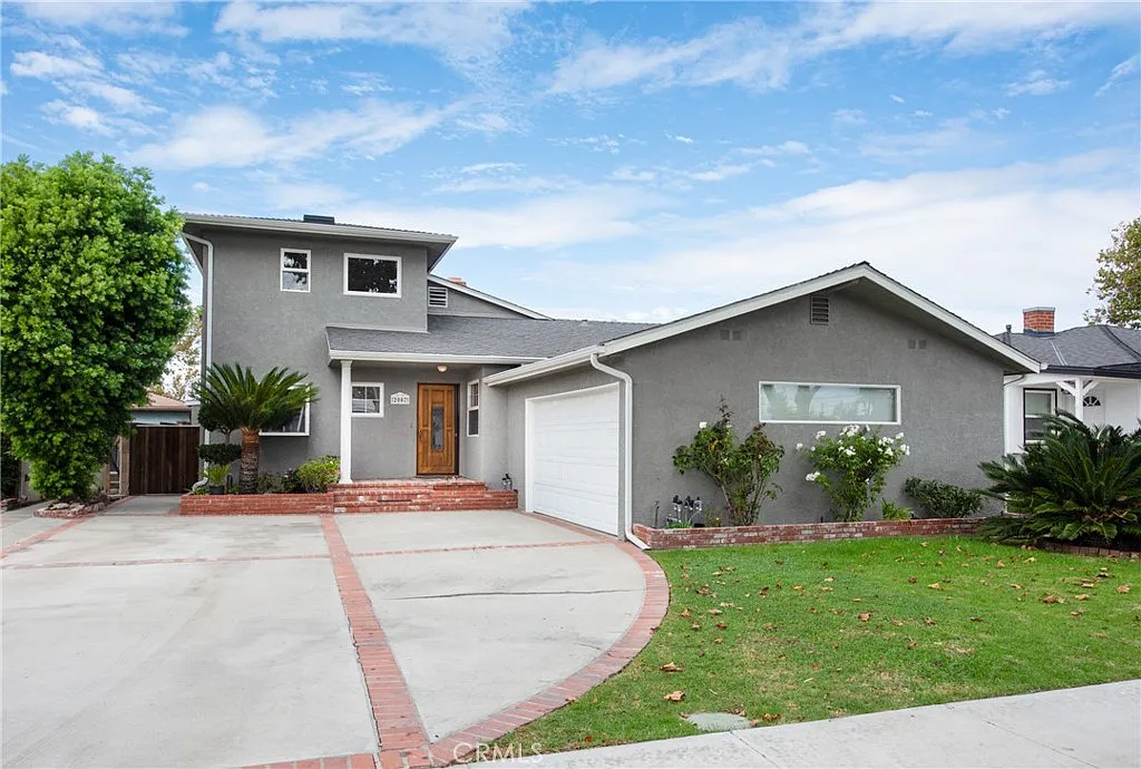 7f2c35674bafbae1ea43e2900bc3ec8f-uncropped_scaled_within_1536_1152