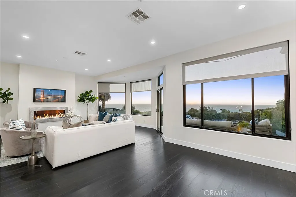 a64f2bdb225cb4aec9b0792d257ca3fa-uncropped_scaled_within_1536_1152