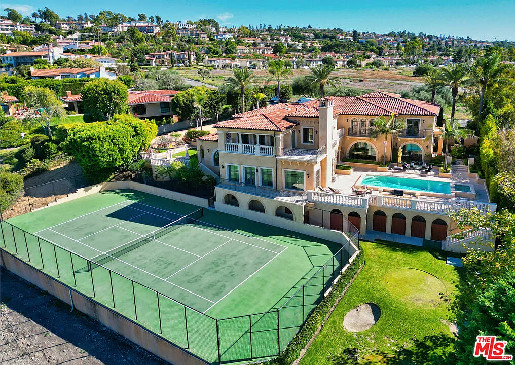 bb3d2fd0994ebce1e414ce5cdec6d782-uncropped_scaled_within_1536_1152